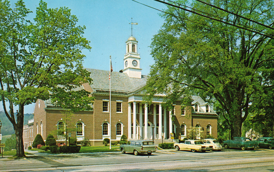 Edmond Town Hall, Newtown